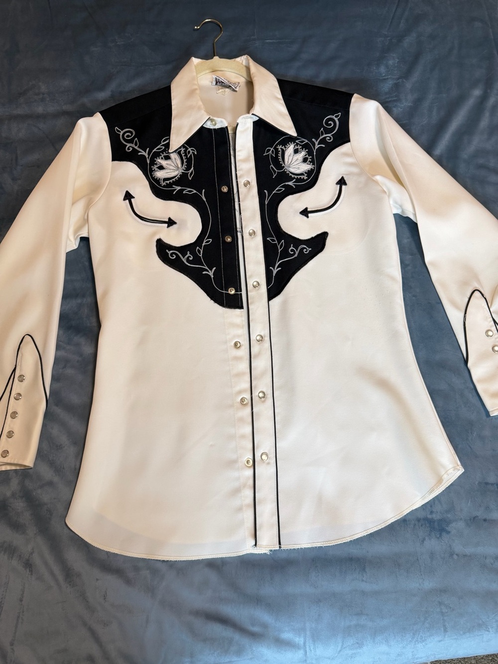 Vintage Men's Western Embroidered Snap Shirt - Black & White - Picture 4 of 7